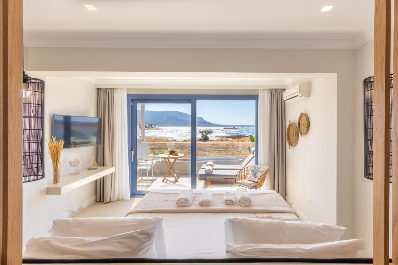 Pyrgos Blue Apart Otel 3*